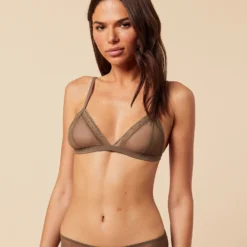 Triangle Sans Armatures En Tulle