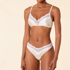 String En Soie Et Dentelle -Magasin De Lingerie Etam 653450080 c