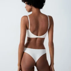 Soutien-gorge Sans Armatures Coques Fines Spécial Décolleté 12 Soutien-gorge Sans Armatures Coques Fines Spécial Décolleté -Magasin De Lingerie Etam 653590480 6 scaled