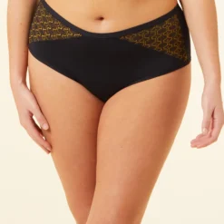 Shorty En Tulle Brodé