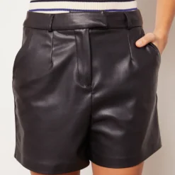 Short En Simili Cuir
