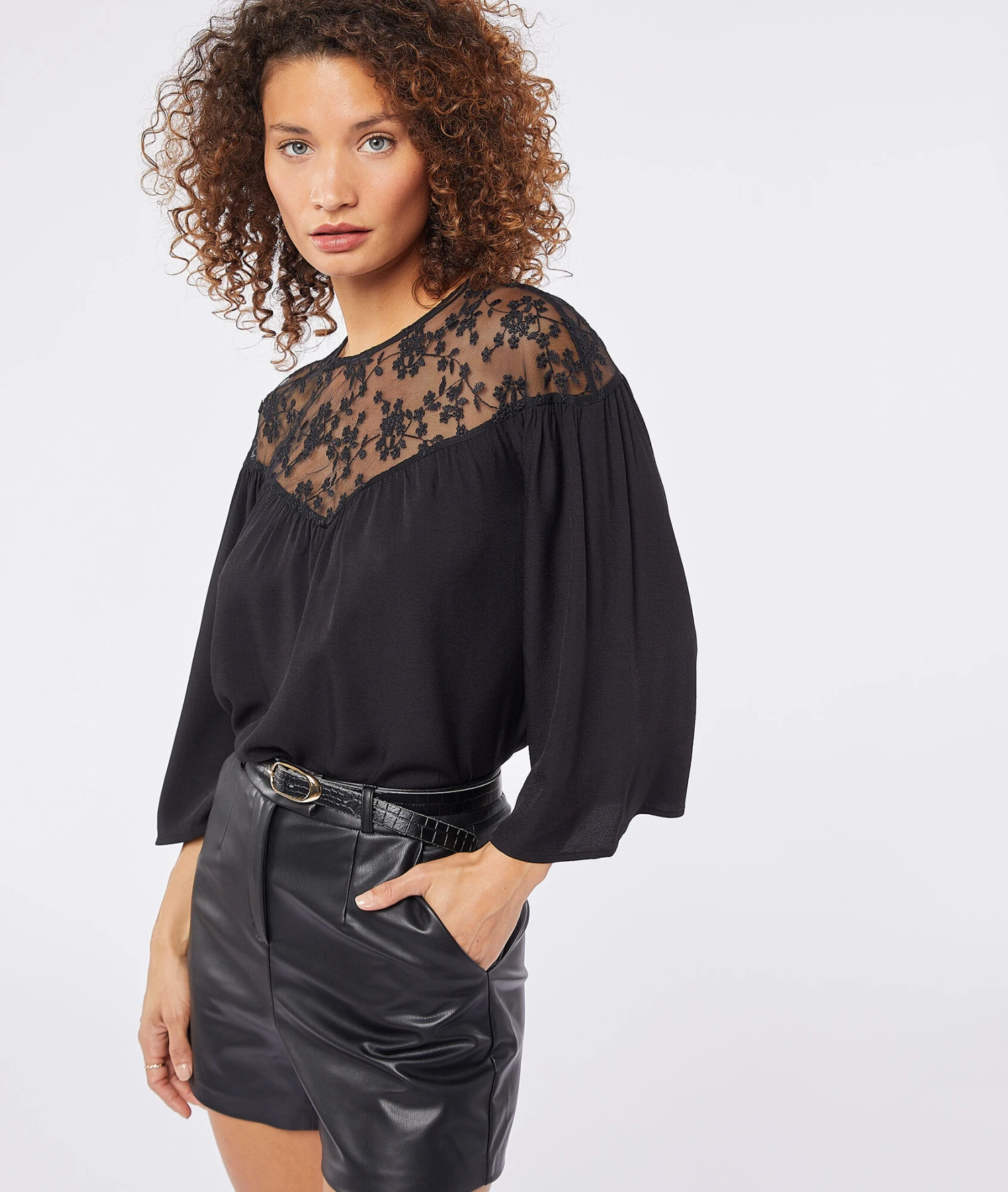 Blouse Fluide Détails Broderies 5 Blouse Fluide Détails Broderies – Image 5