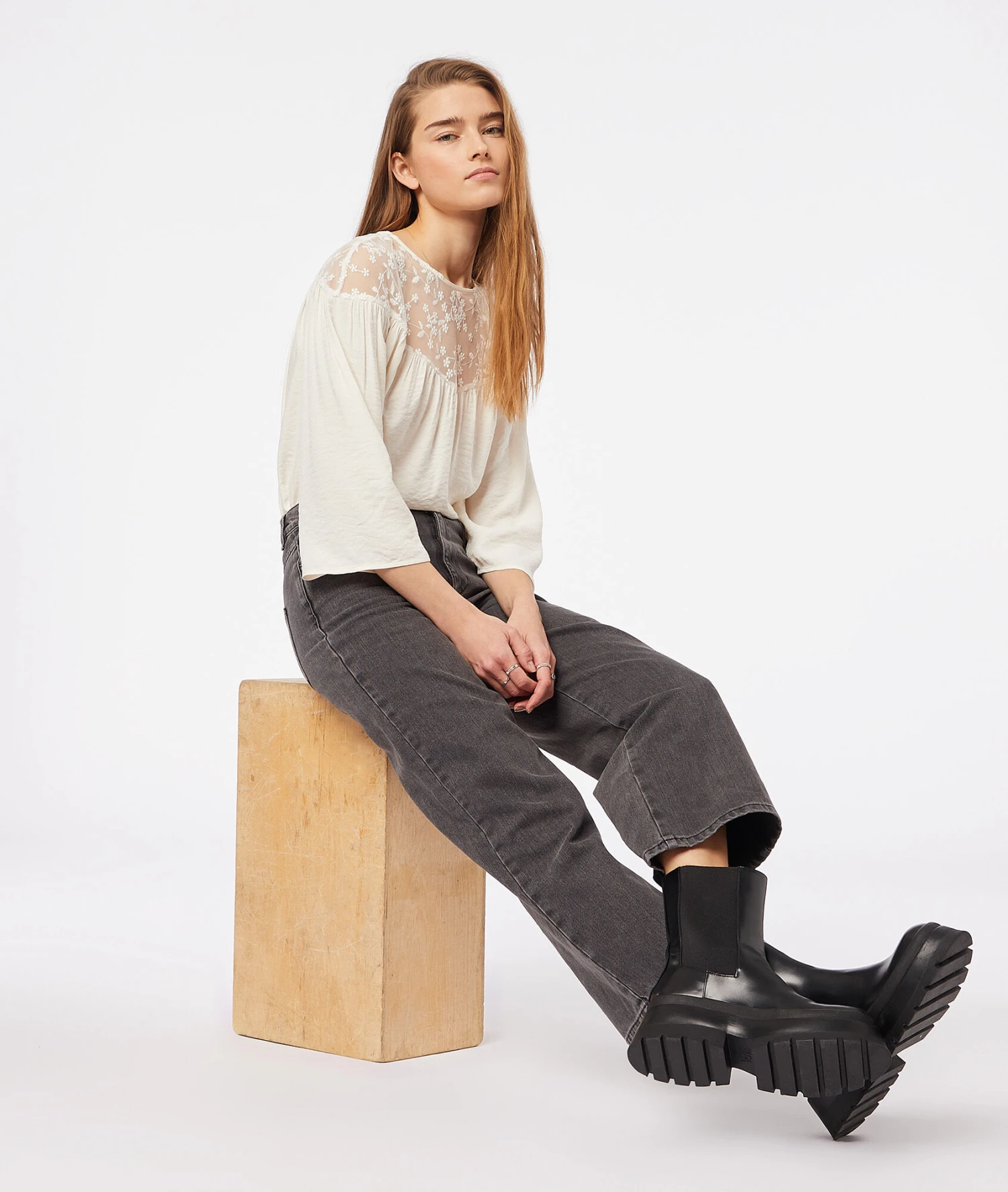 Blouse Manches 3/4 Avec Détails Broderie 3 Blouse Manches 3/4 Avec Détails Broderie – Image 3