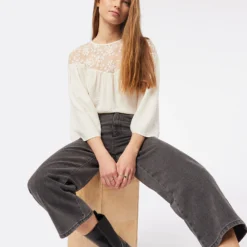 Blouse Manches 3/4 Avec Détails Broderie