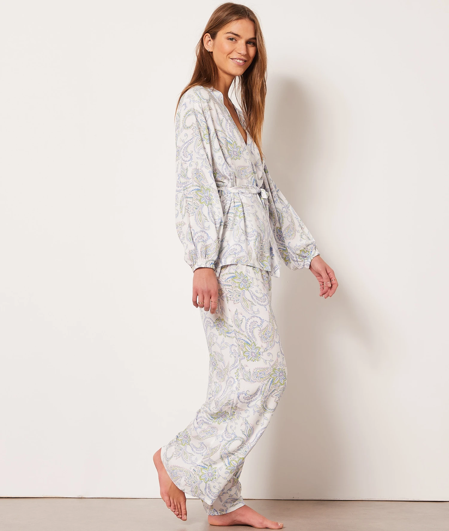 Déshabillé Court à Nouer 3 Déshabillé Court à Nouer – Image 3