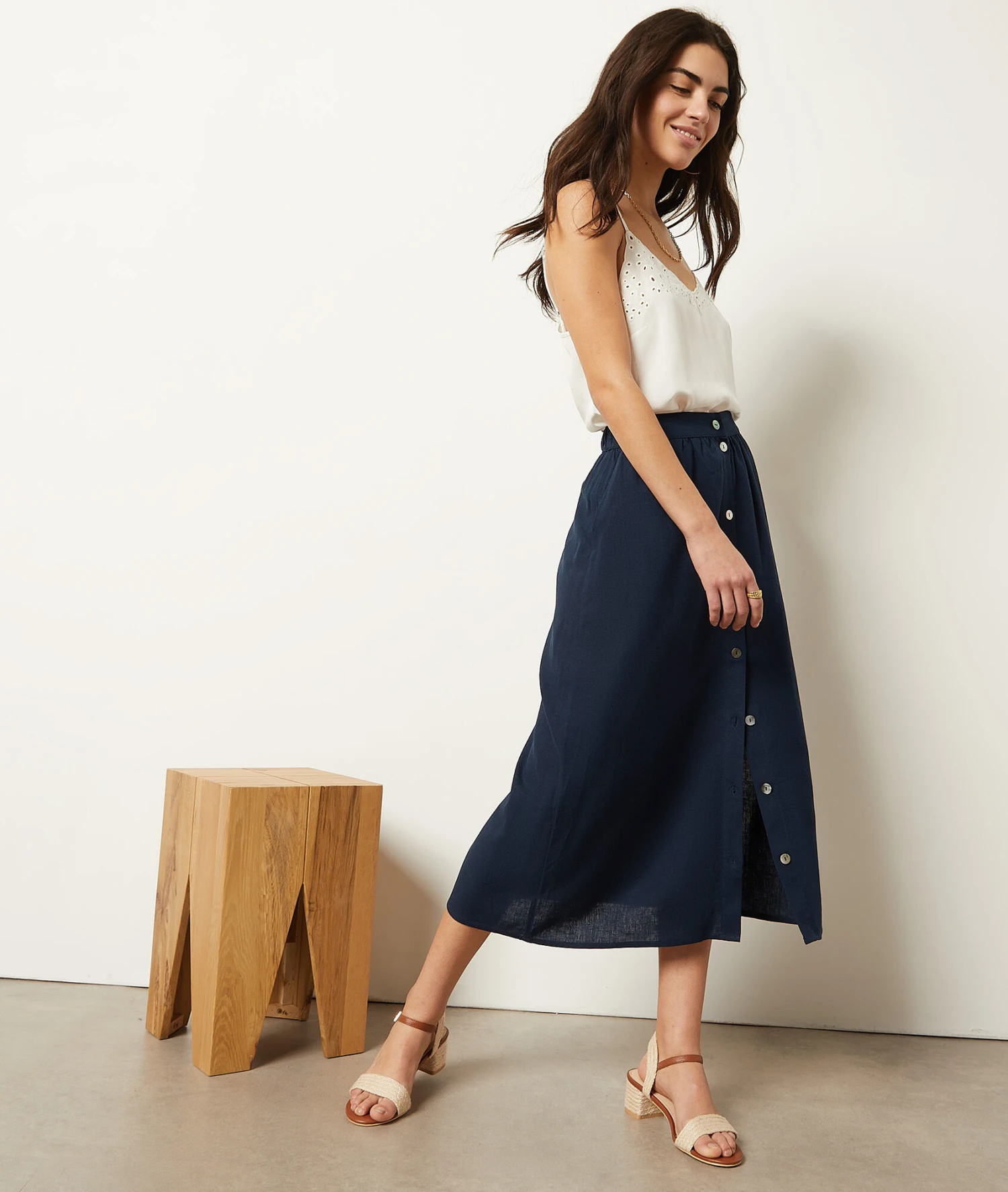 Caraco Détails Broderie 3 Caraco Détails Broderie – Image 3