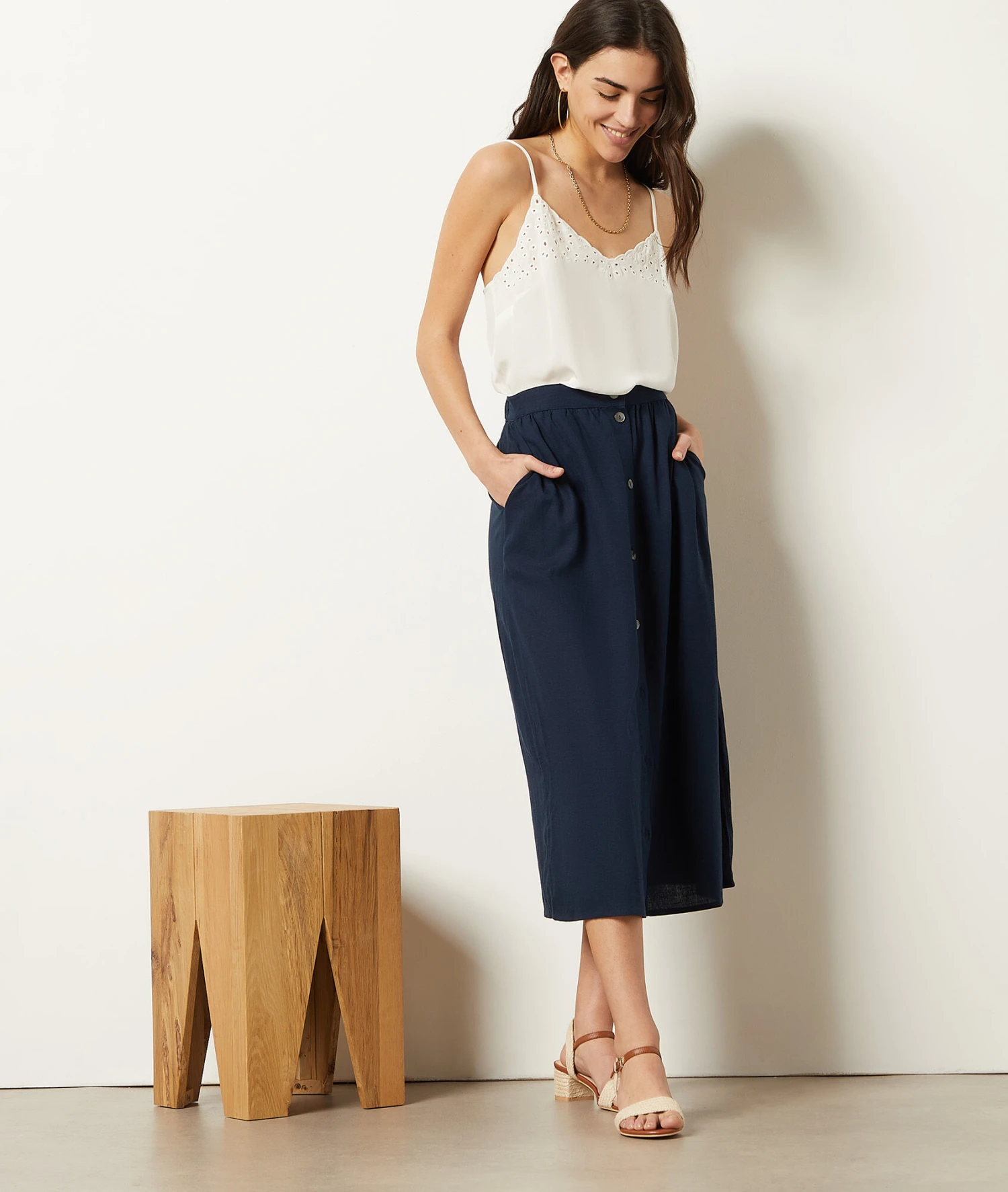 Caraco Détails Broderie 5 Caraco Détails Broderie – Image 5