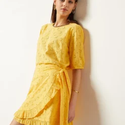 T-shirt Manches Courtes à Broderies