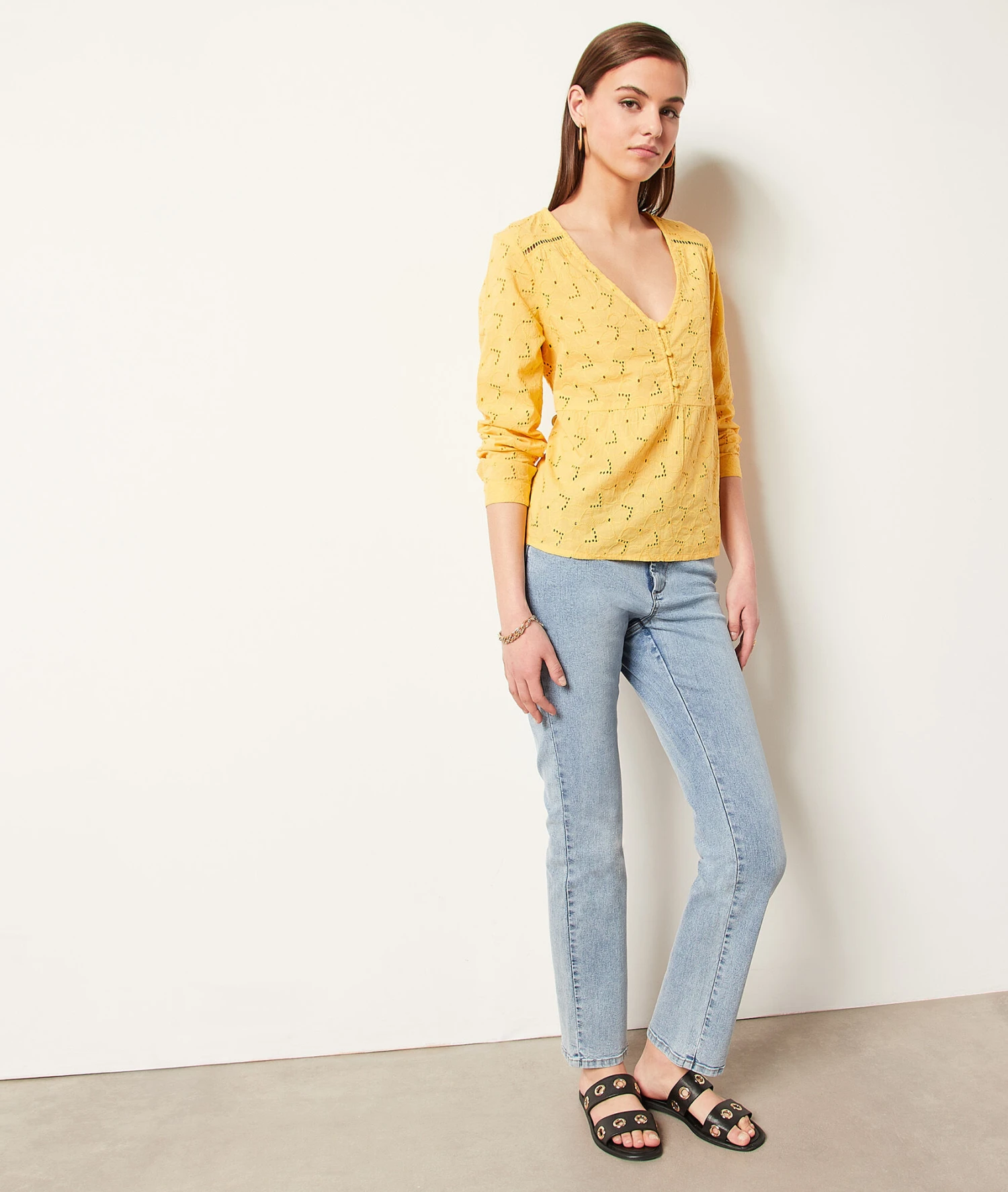 Blouse à Broderies 100% Coton 1 Blouse à Broderies 100% Coton