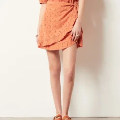 Jupe Courte à Broderies