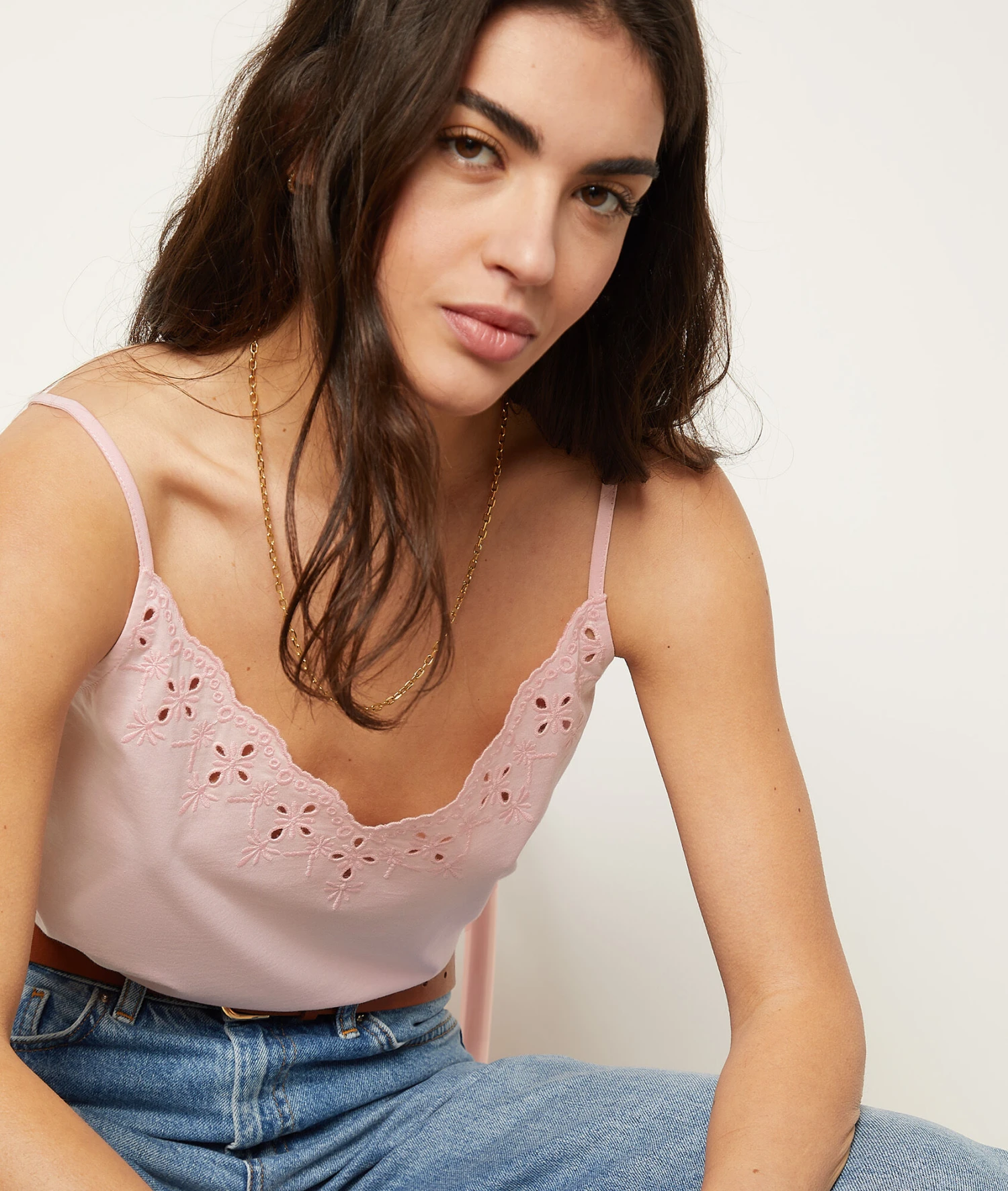 Caraco Détails Broderie 4 Caraco Détails Broderie – Image 4