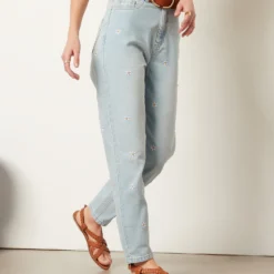 Jean Coupe Carotte Détails Broderies