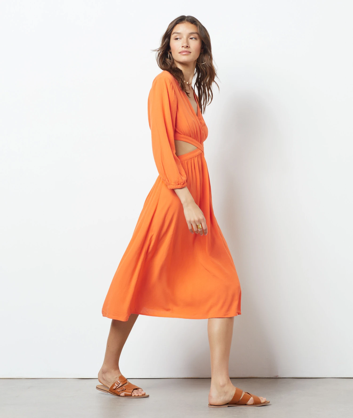 Robe Manches Longues Cut Out 3 Robe Manches Longues Cut Out – Image 3