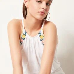 Combinaison Détails Brodés