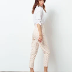 Jean Coupe Carotte Détails Broderies